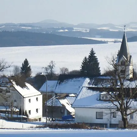 In Eifel With Terrace And Nature Lissendorf